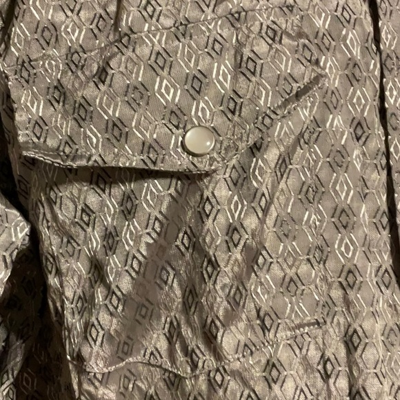 Men’s Longsleeve Pearl Snap Shirt
Liquid West Brand
Western Yoke - size Large - Picture 2 of 4